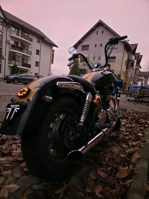 Triumph America 865 - 13.000 km Reali - Custom