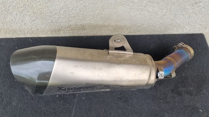 Toba/evacuare sport Akrapovic pentru Bmw s1000rr 2017 cu defect