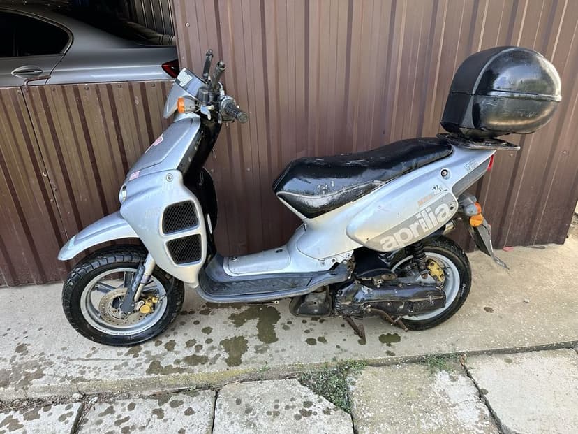 Vand scuter Aprilia