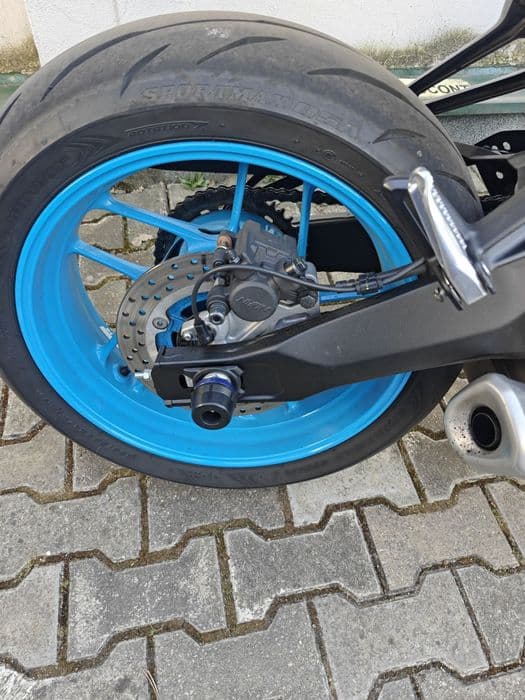 Yamaha MT-07 2025 cu garantie + quick shifter + suport + topcase + ...