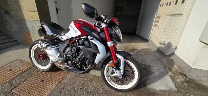 MV Agusta Brutale Dragster 800 RR