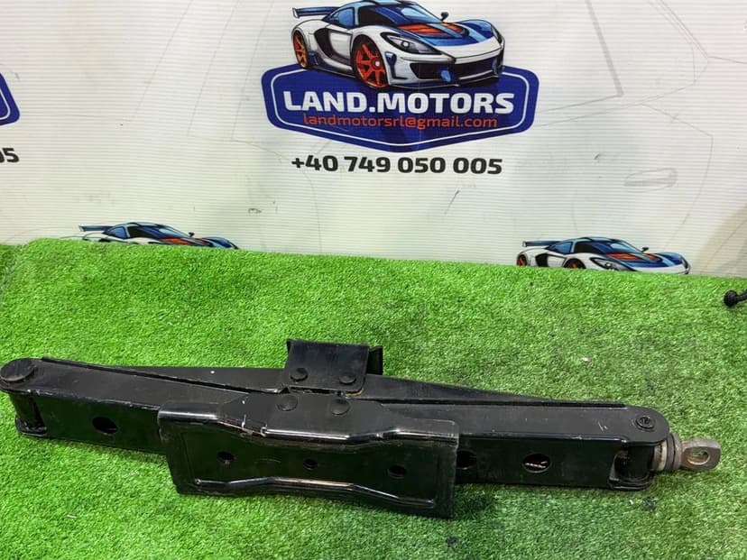 CRIC ROATA REZERVA LAND ROVER DISCOVERY 3 2.7 DIESEL 2007 COD OEM KAJ500122 5H3217080BA 2005-2009