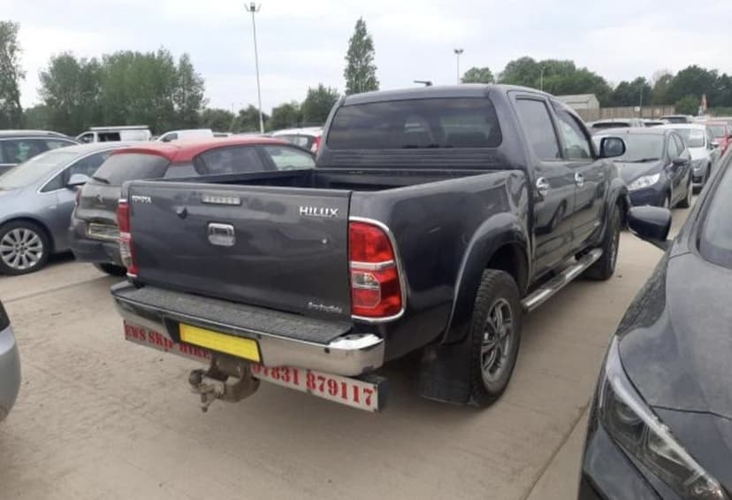 Dezmembrez Toyota Hilux 3.0 1KD-FTV 2012-2016