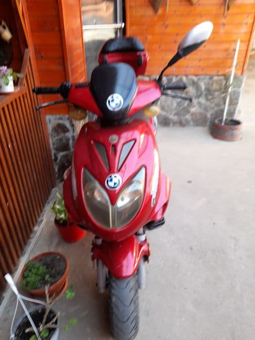 Scuter de vânzare fără nici un defect fără zgârietură pornire la buton