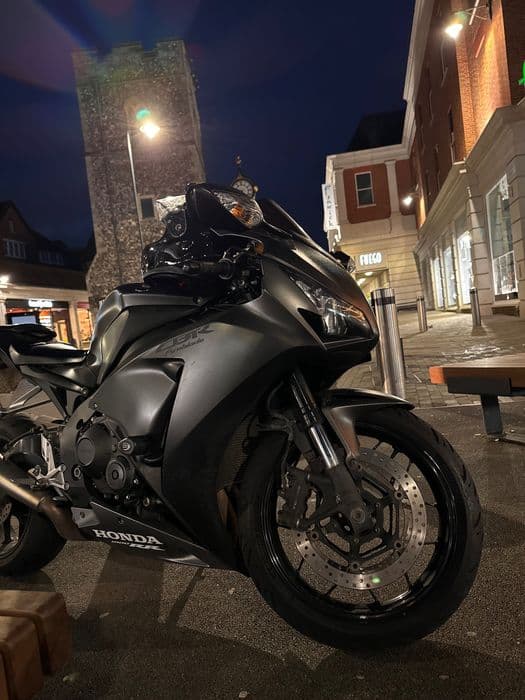 Vand Urgent Honda CBR 1000 RR R Fireblade