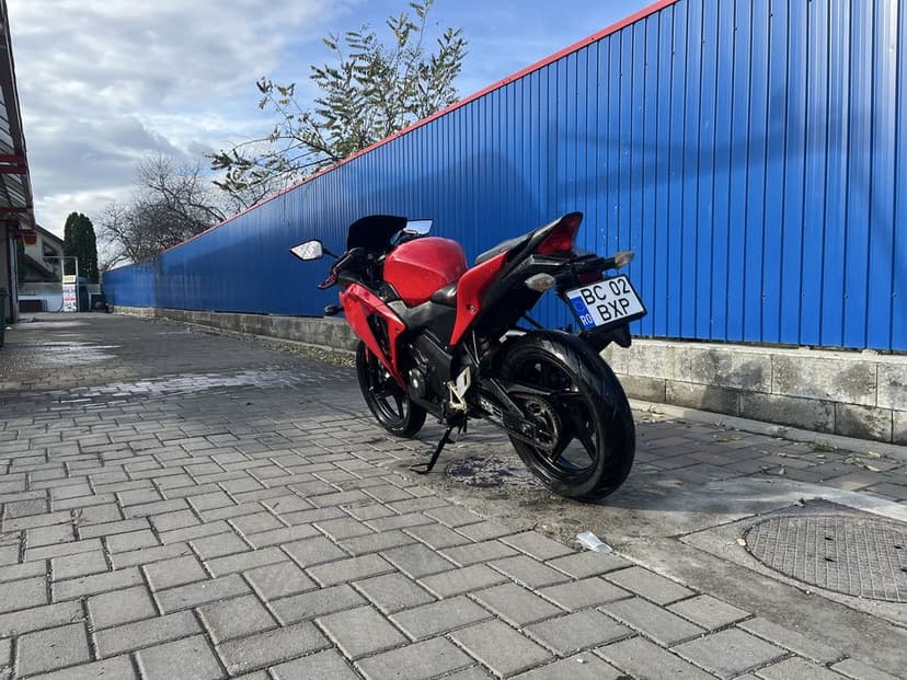 HONDA CBR125R 2013 acc si schimburi