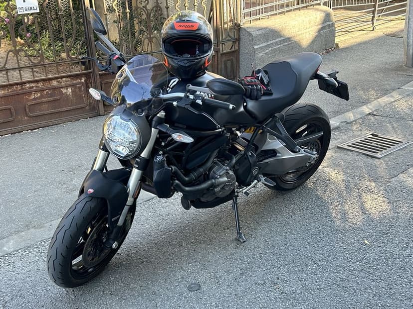 Vand Ducati Monster 821