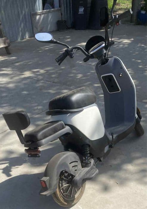 Vand scuter electric nou