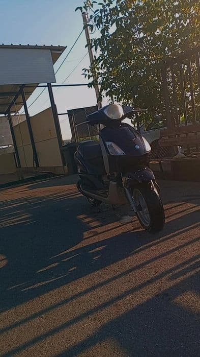Scuter piaggio fly 125