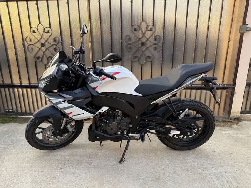 Aprilia Tuono 125/Octombrie 2021/7200 km/Adusa recent