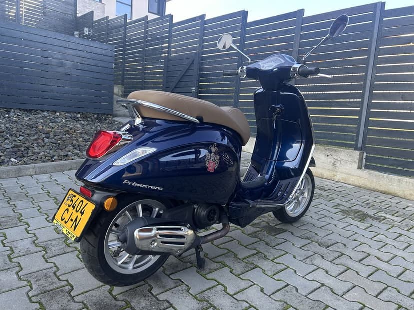 Vespa primavera 50