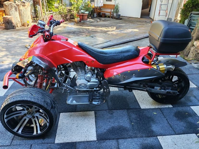 Vând ATV trike de strada