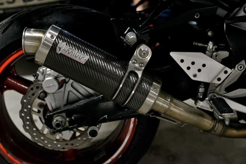 Vând Kawasaki Z1000 (2007) – 125 CP – Evacuare MIVV Carbon