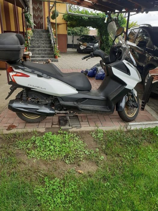 Scuter Kymco downtown