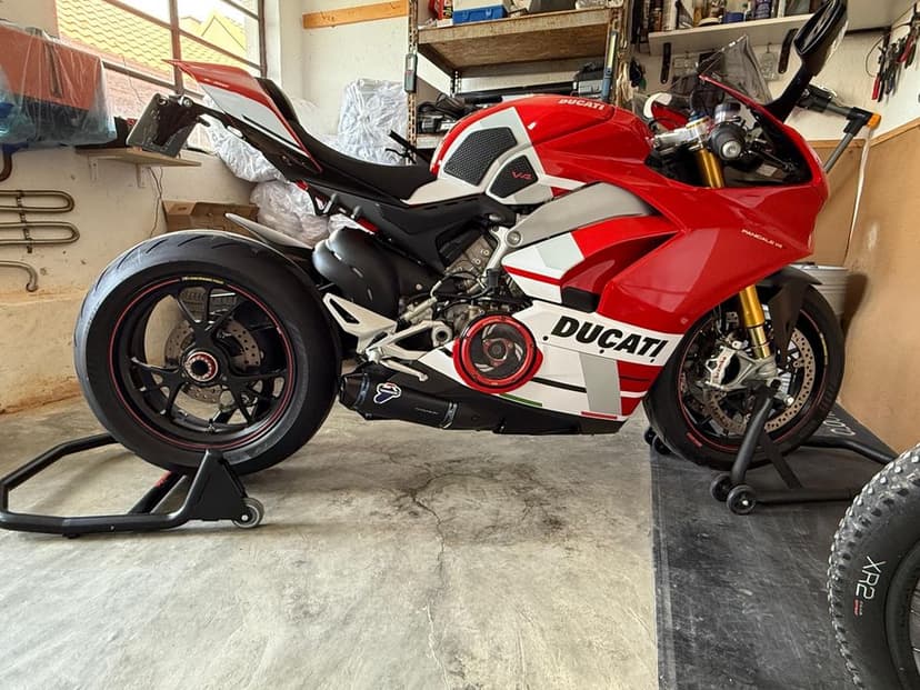Ducati Panigale V4S