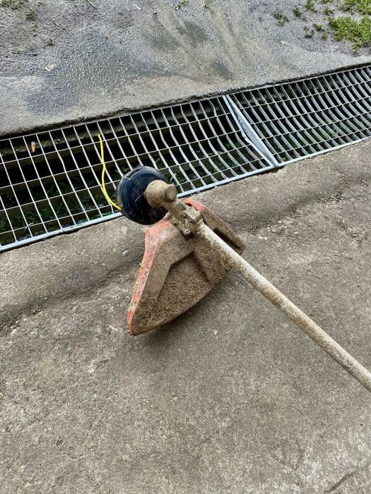 Motocoasă Husqvarna 225R E-tech – puternică și fiabilă