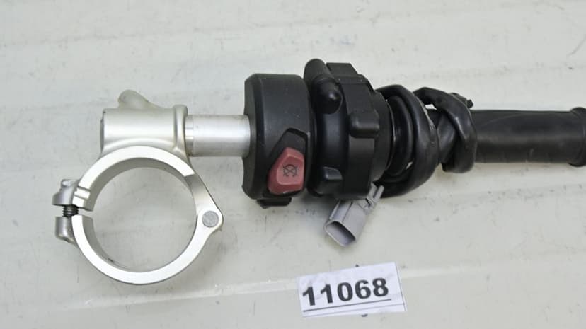 Semighidon Dreapta Cu Maneta Acceleratie Si Bloc Comenzi Ducati