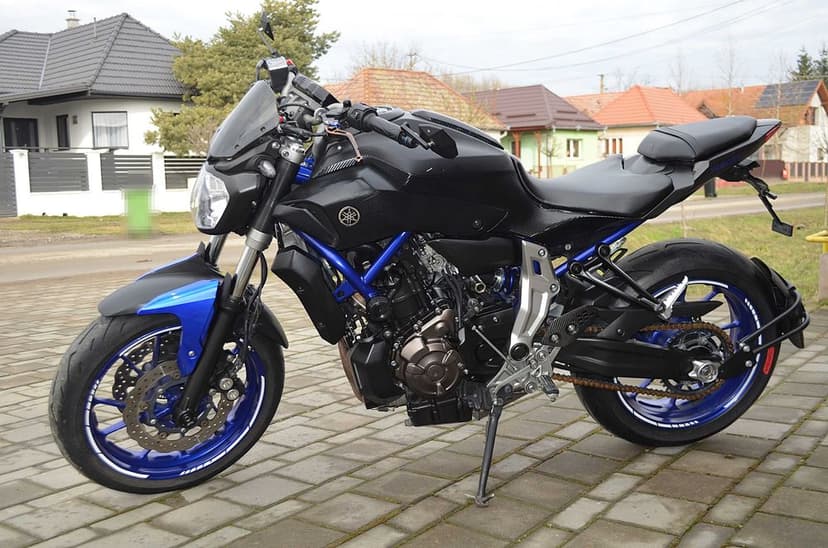 Yamaha MT 07 ABS - 35kw/A2 - Leo Vince