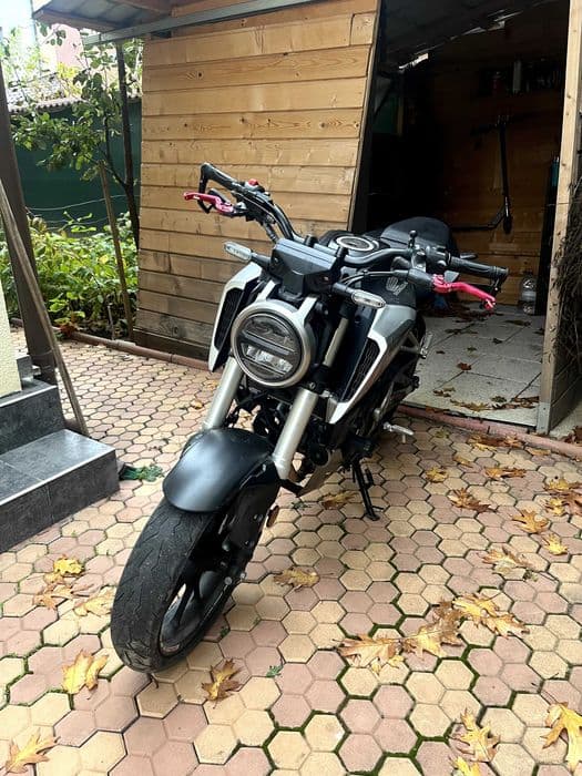 Motocicleta Honda CB125R(A1)