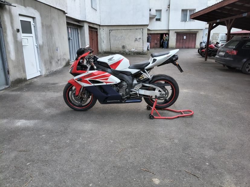 Honda. CBR 1000 rr Fireblade SC57 Raritate