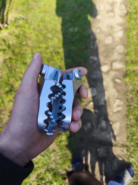 Vând scărițe pentru cross