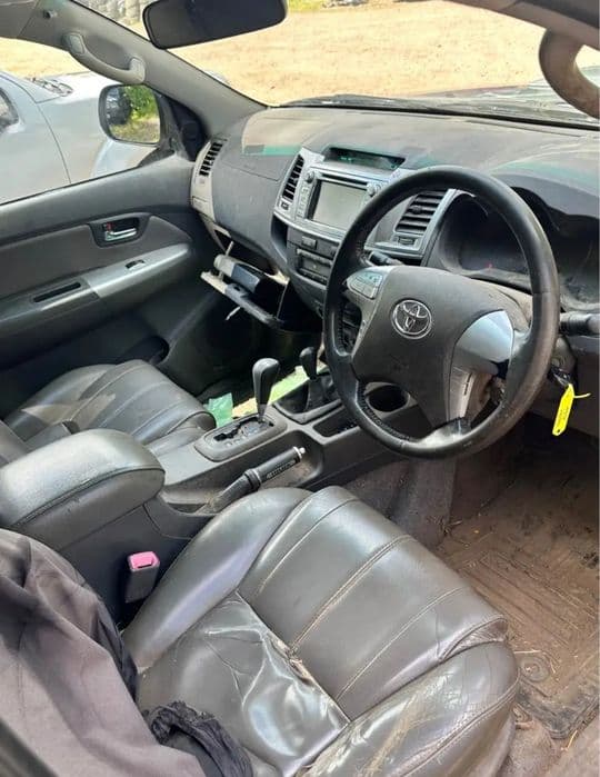 Dezmembrez Toyota Hilux 3.0 1KD-FTV 2012-2015