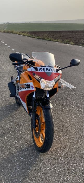 Honda cbr 125 2015