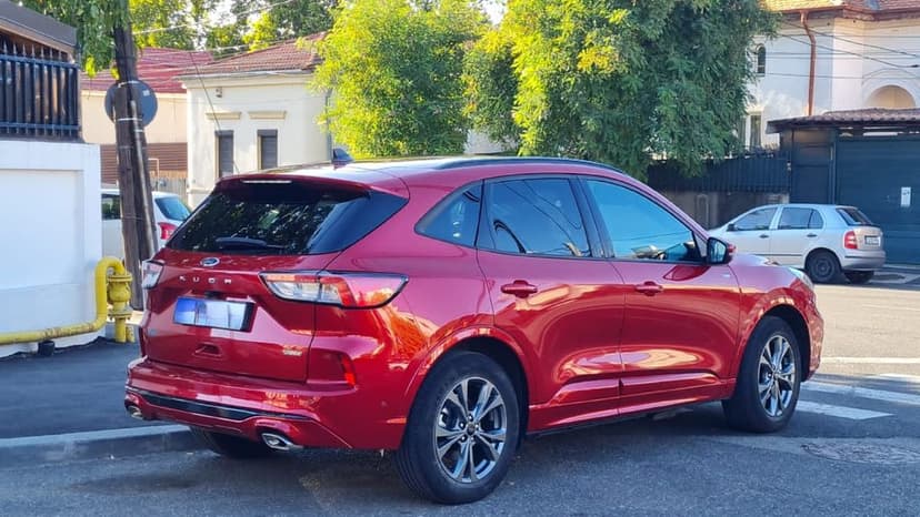 Ford Kuga 2.5 plug-in-hybrid PHEV, an 2023, garanție 3 ani