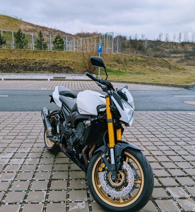 Motocicleta Yamaha FZ8