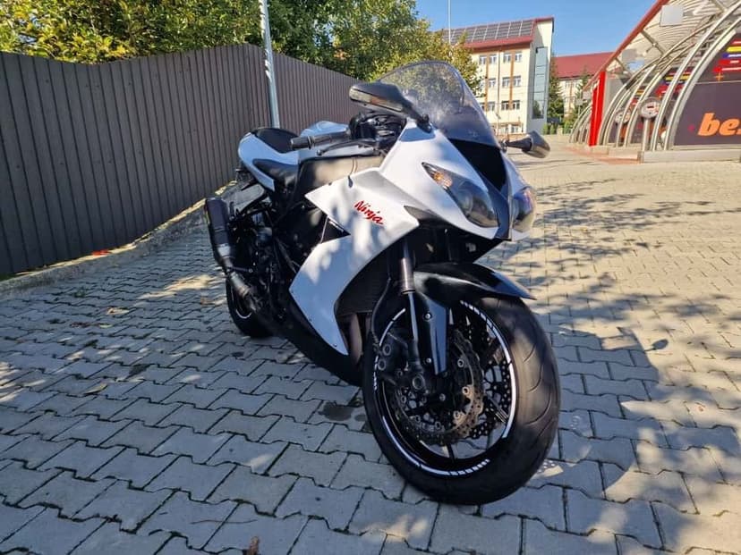 Vând Kawasaki  Ninja  Zx10r