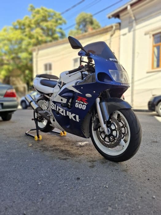 Vând Suzuki GSX-R 600 SRAD 1999