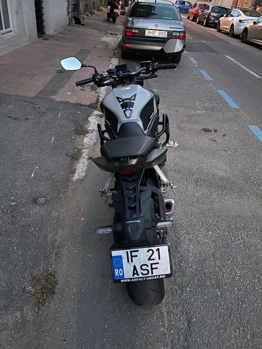 Vând Honda CB 650 R