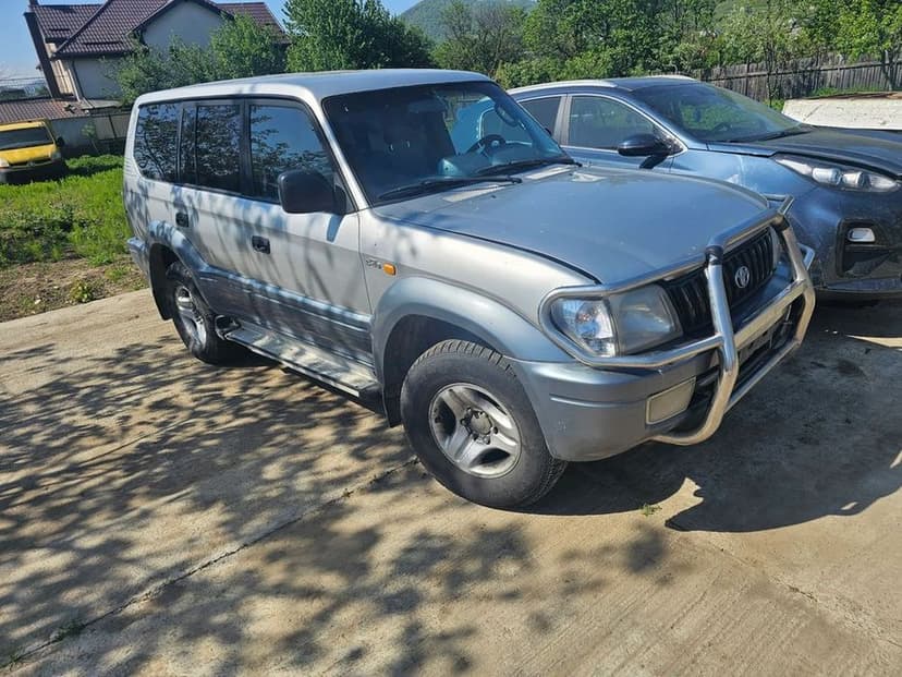 dezmembrez toyota land cruiser j90 163cp an 2002 volan stanga