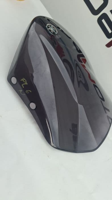 Capac stator Parbriz si cadru bord  Yamaha FZ6