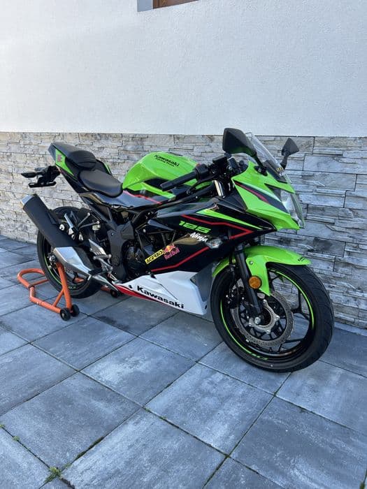 Kawasaki Ninja 125 R/2022 A1 impecabil