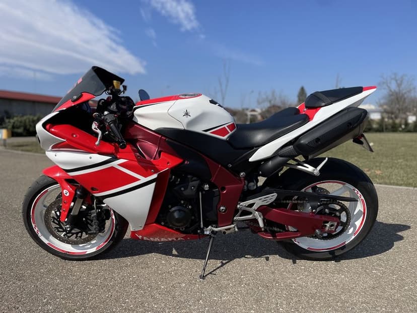 Yamaha YZF-R1 RN22,Model Big-Bang,Proprietar,Schimb cu Auto,Enduro