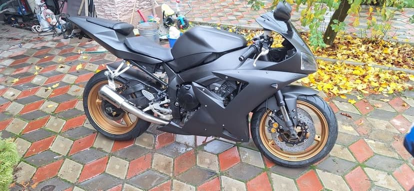 De vanzare Yamaha R1 2002