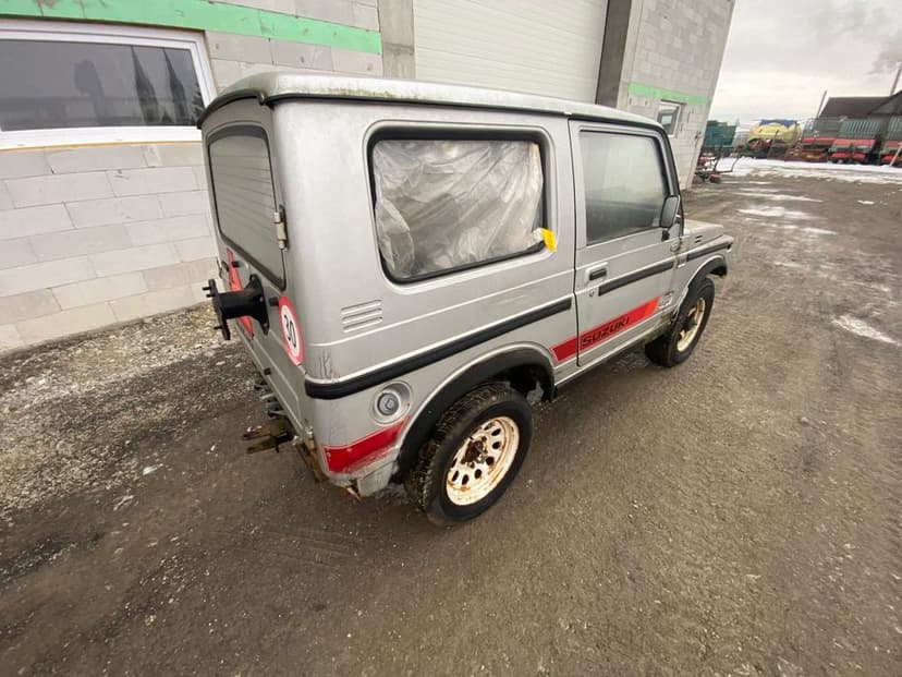 Suzuki Samurai necesita putin reparatie