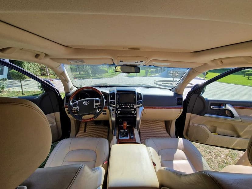 vand toyota land cruiser v 8 4.5 diesel 2013 accept variante