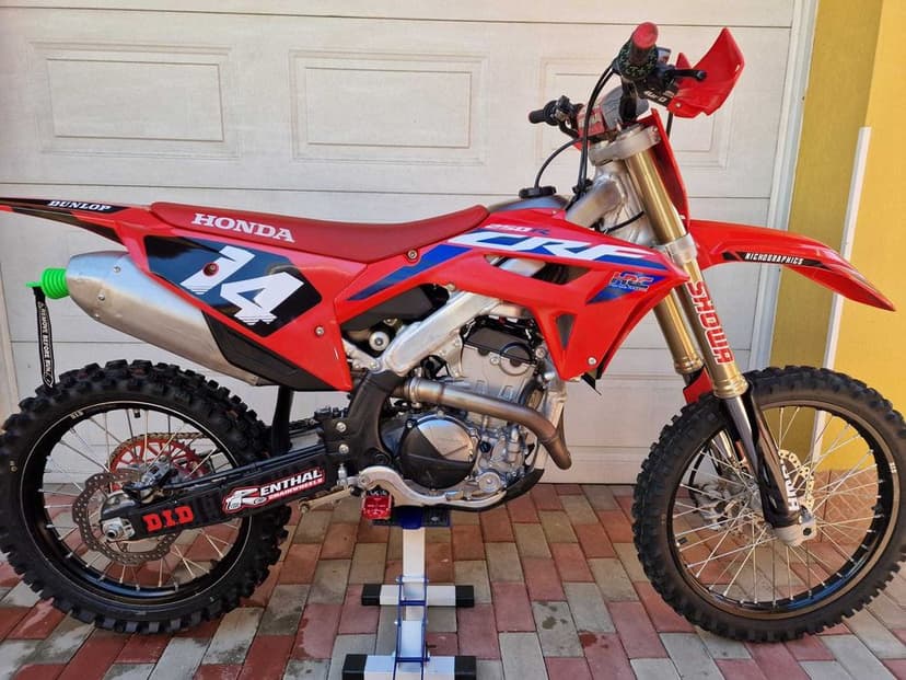 Motocicleta cross Honda CRF 250
