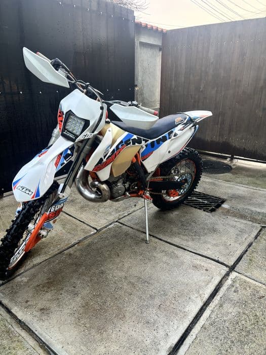 se vinde ktm 250 sixdays
