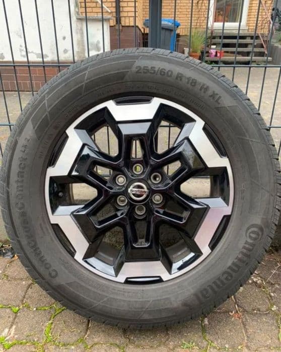 Cauciucuri cu jante Nissan Navara