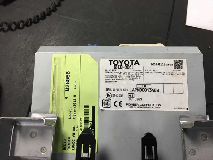 navigatie originala  toyota land cruiser j 200 2014