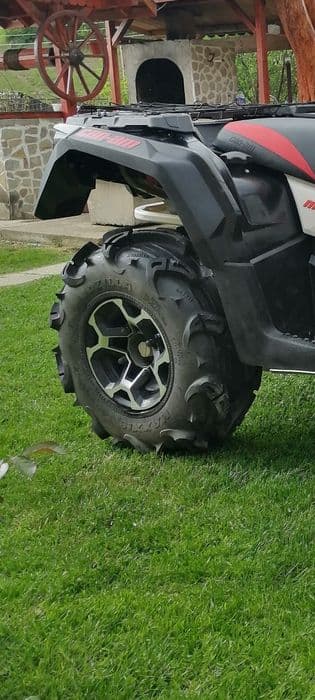Vând roți Can Am Outlander