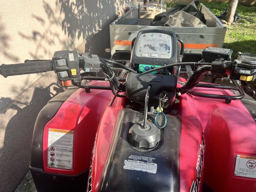 Vand atv Honda in stare buna