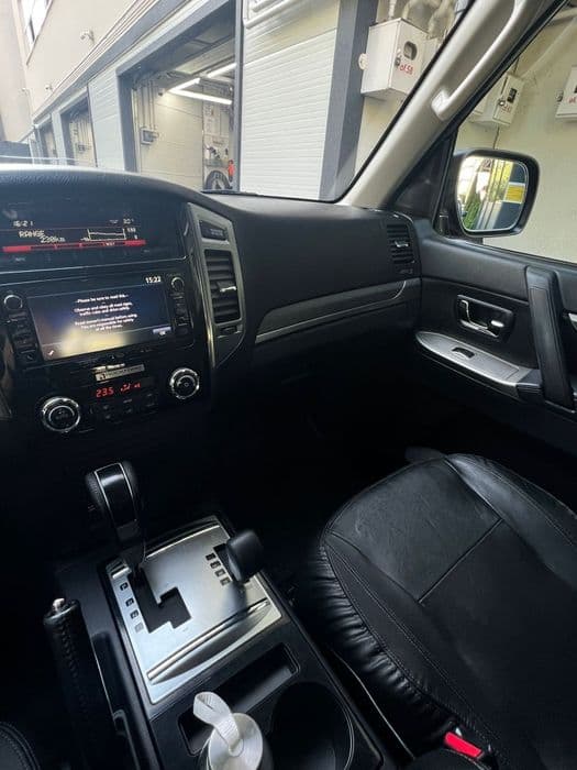 Vand Mitsubishi Pajero 23500