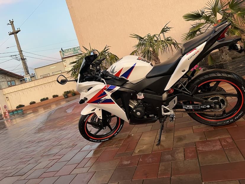Honda cbr125r jc50