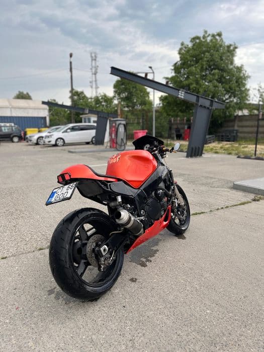 Suzuki GSXR 600 cafe racer