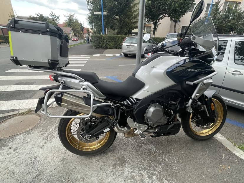 Cfmoto 700 MT 2025