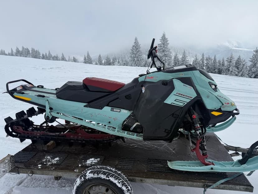 snowmobil Brp Ski doo 2024